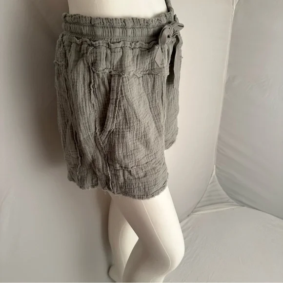 Melissa Nepton sage green casual shorts